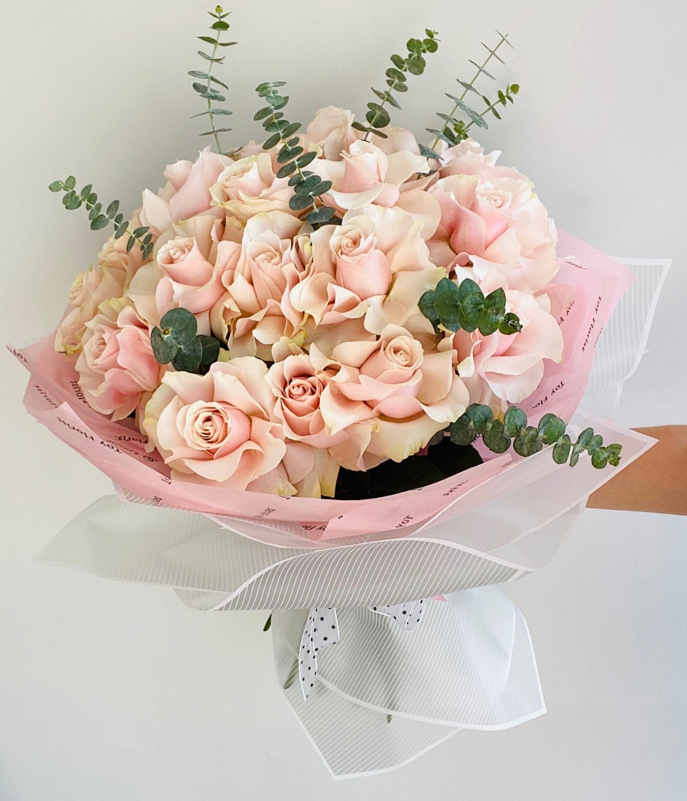 French Roses Bouquet - Toy Florist