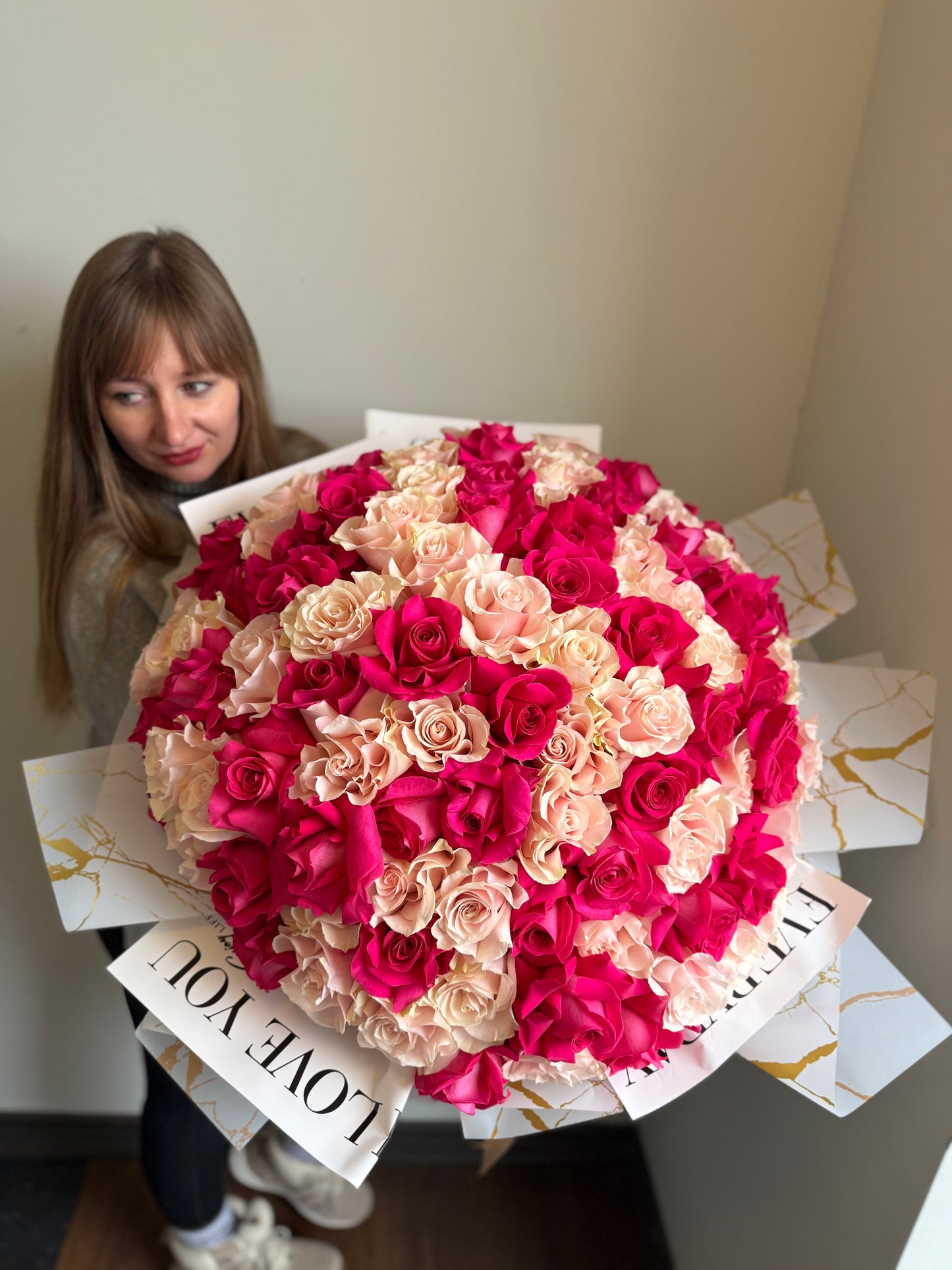 French Kiss (101 rose stems)