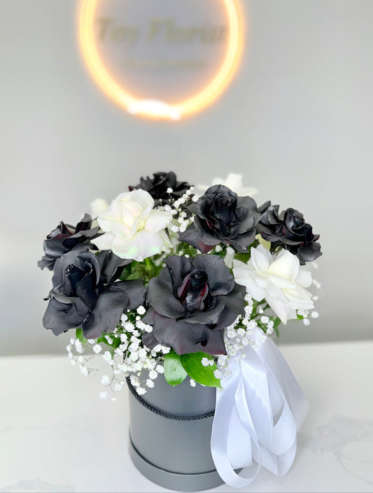 Noir & Blanc Elegance