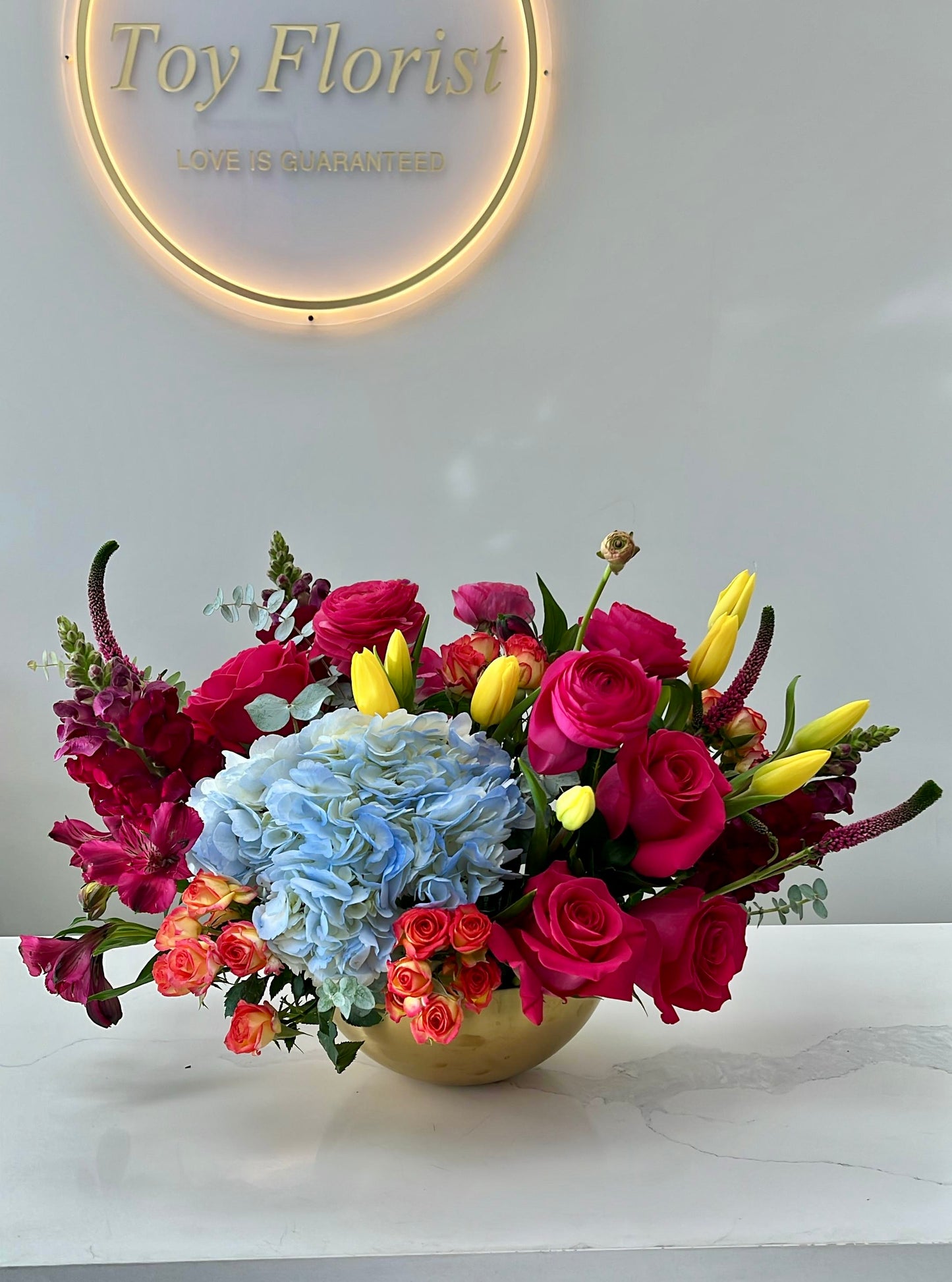 Radiant Harmony – Luxury Mixed Flower Arrangement
