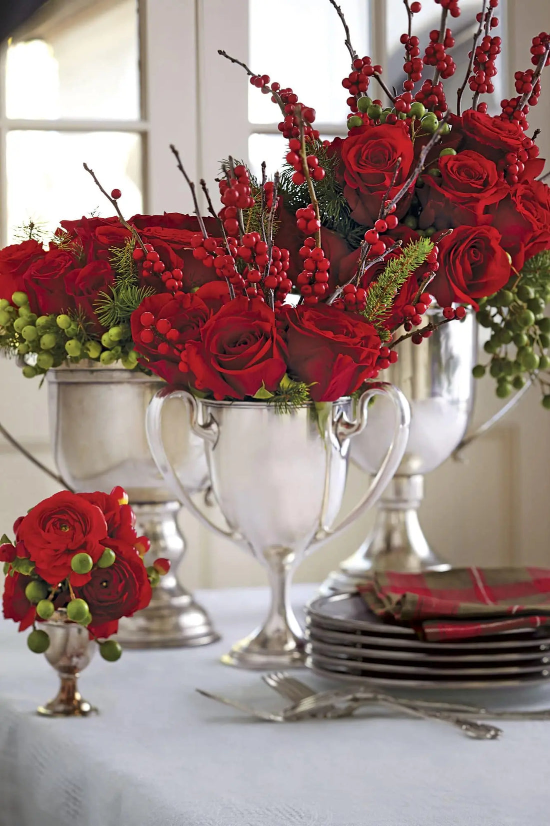 How to Make Christmas Flower Arrangements?