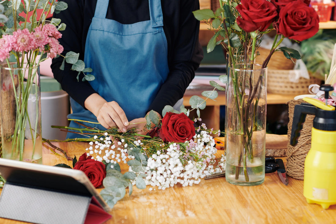 Romantic Flower Arrangements For Wedding Anniversaries