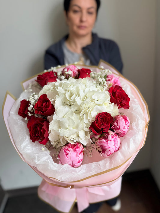 L’Amour Peony Bouquet