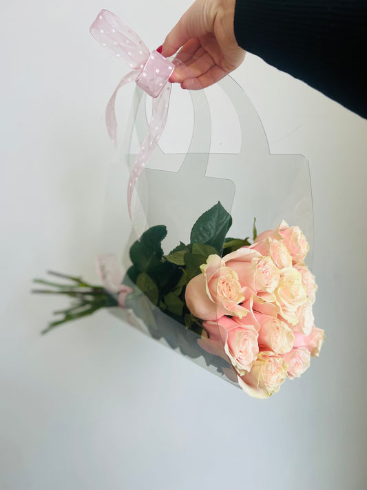 Chic Roses - Toy Florist