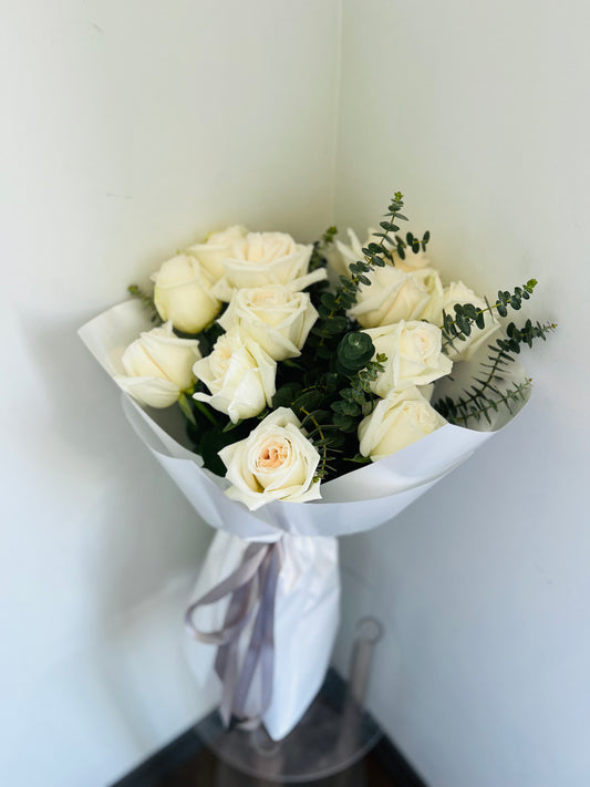 White O’hara Rose Bouquet - Toy Florist