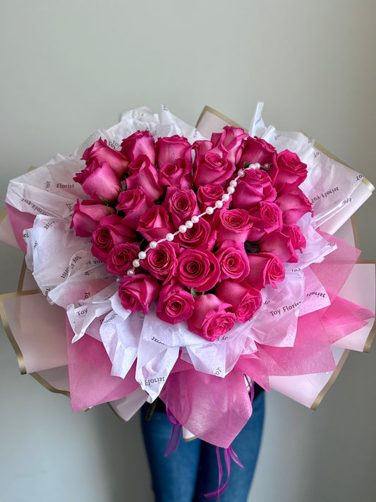pink roses heart shape