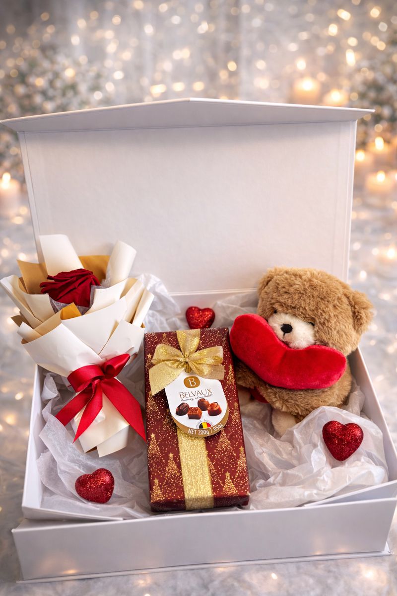 Luxury Valentine's Gift Box – Roses, Chocolates & Teddy Bear
