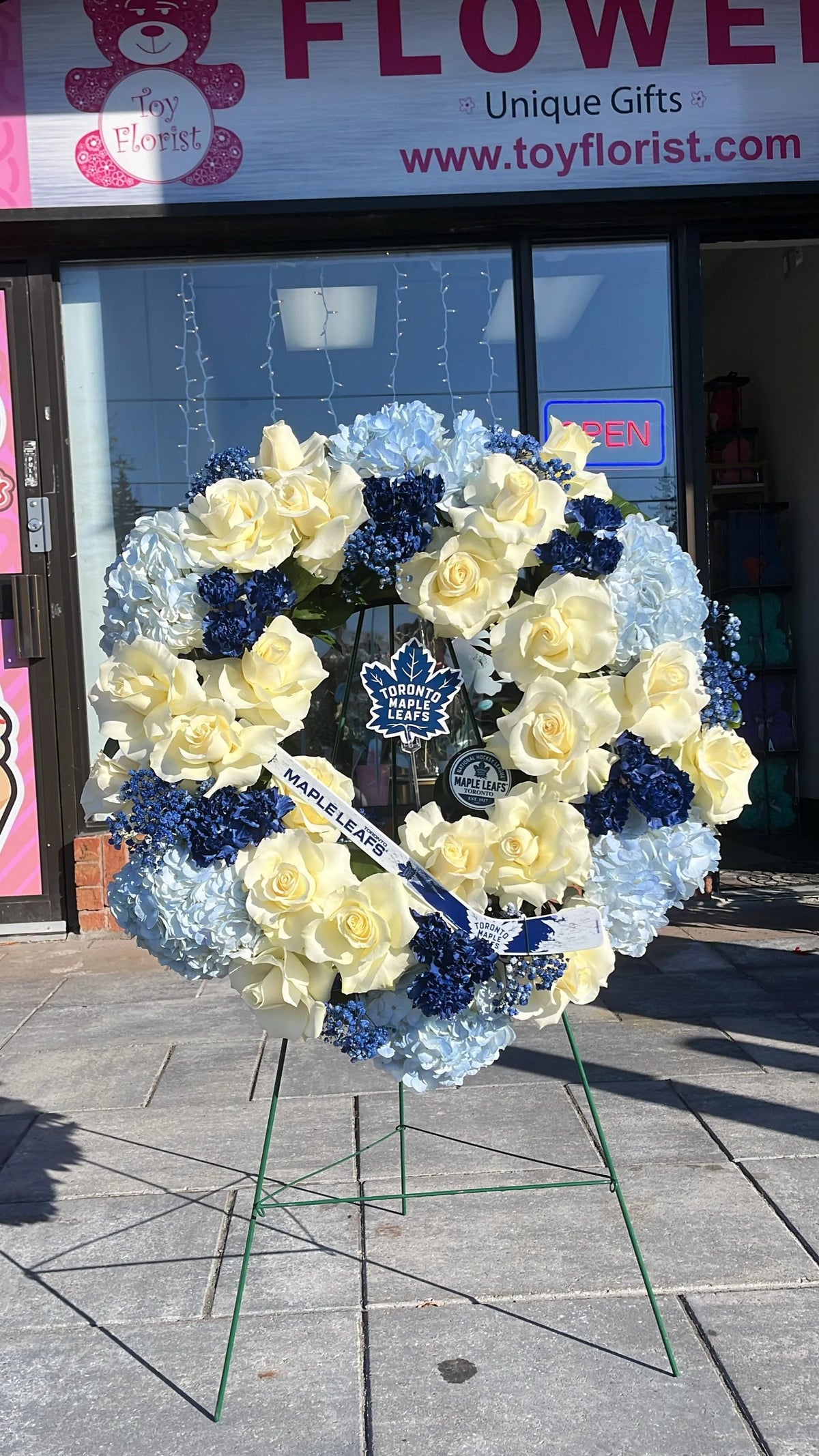Toronto Maple Leafs Tribute Funeral Wreath