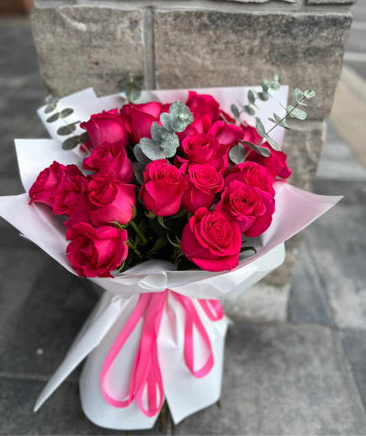 hot pink roses bouquet