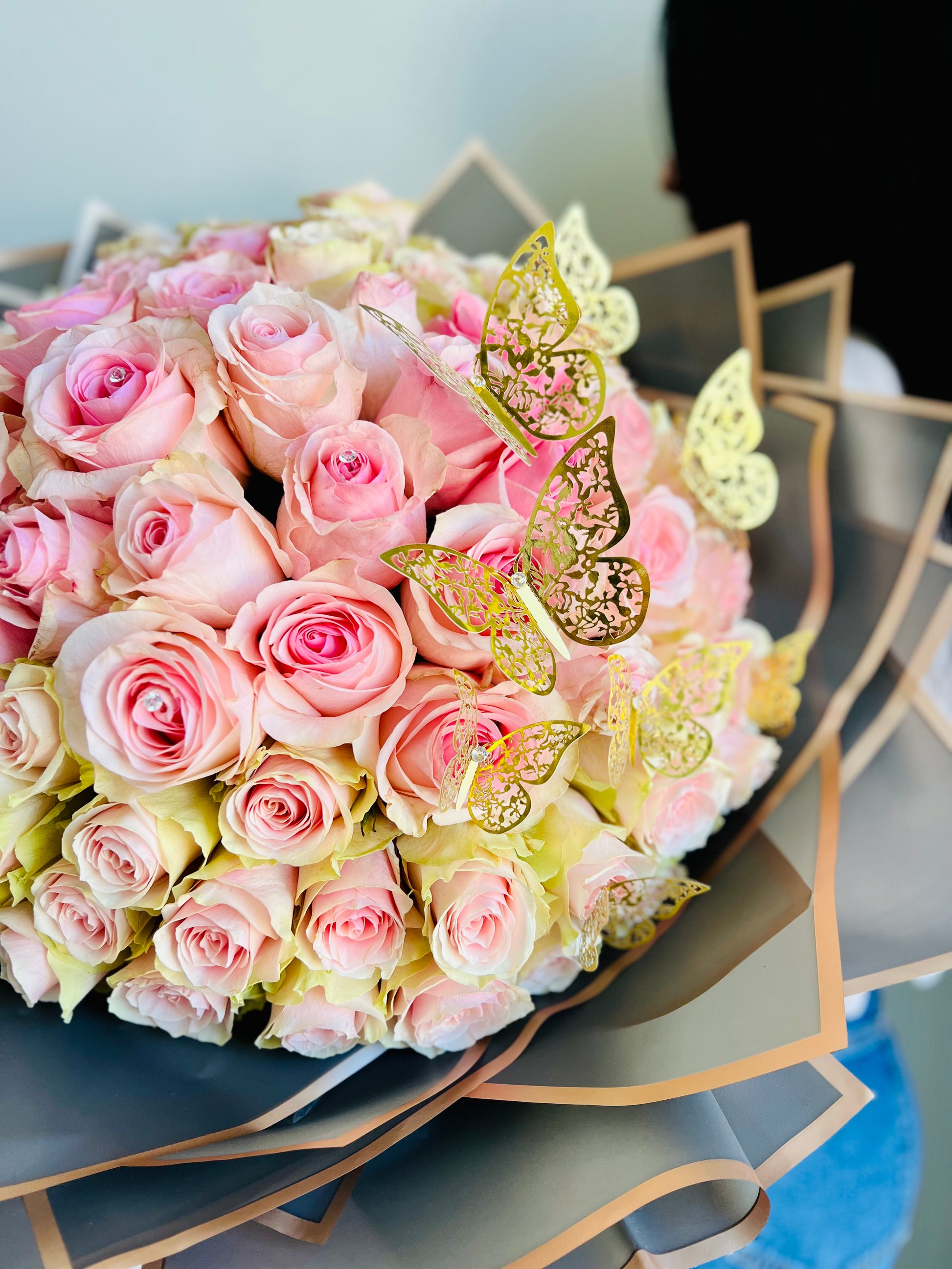 Enchanting Butterflies Light Pink Rose Birthday Flowers Bouquet | Vaughan Florist |Toy Florist Enchanting Butterflies Light Pink Rose Birthday Flowers Bouquet | Vaughan Florist |Toy Florist