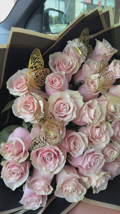 Enchanting butterflies (60cm long Ultra Premium Roses)