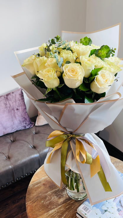 White roses bouquet - Toy Florist