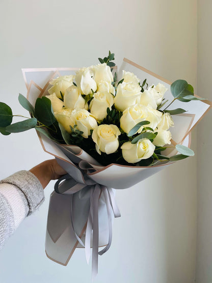 White roses bouquet toronto
