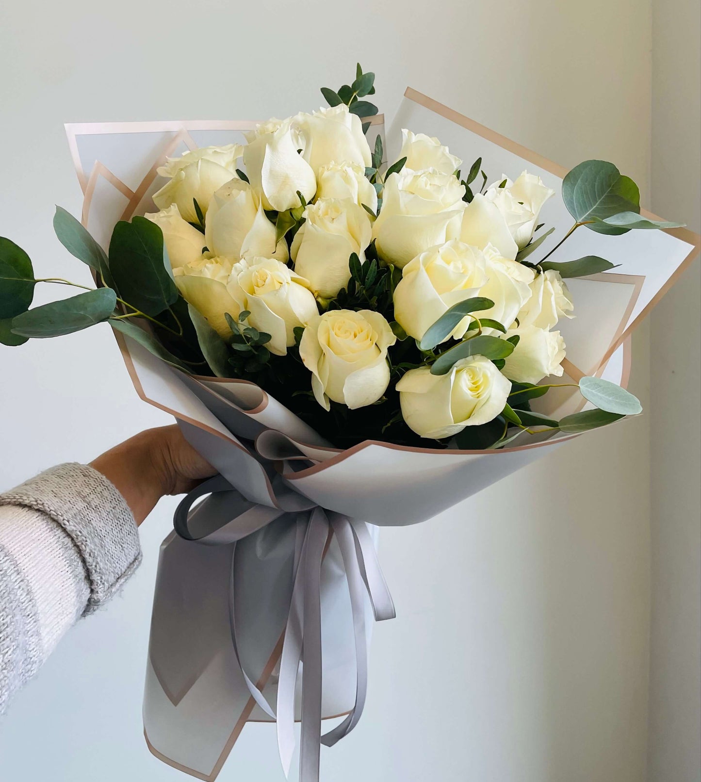 White roses bouquet toronto